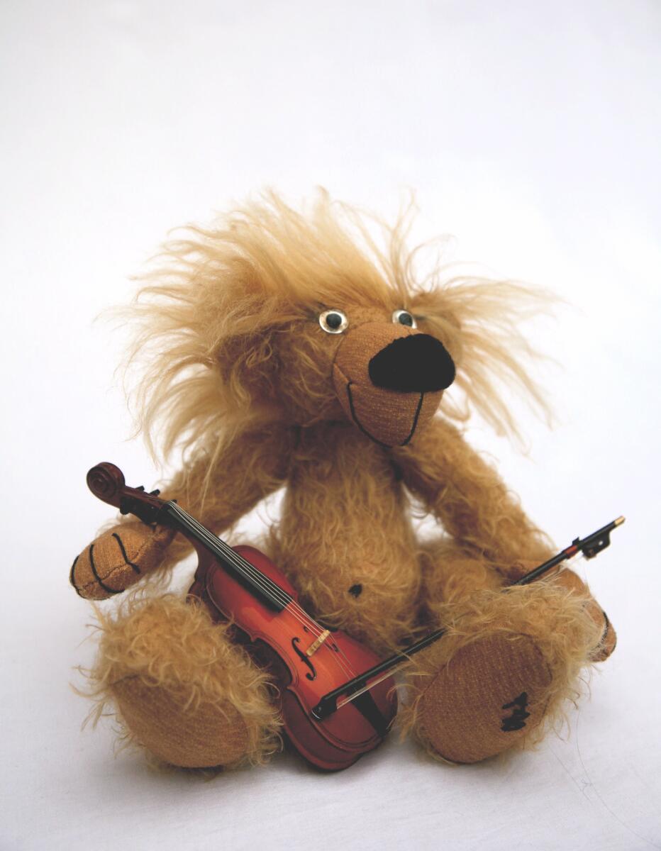 alexia-naumovic-einstein-peluche